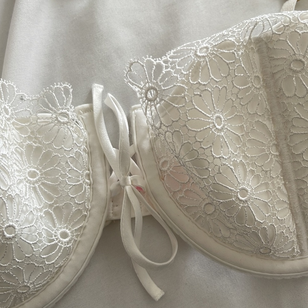 Victoria Secret White Bra